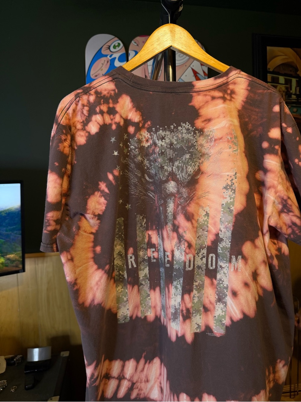 Buck Wear Tactical Eagle FREEDOM Military USA Bleach Spiral Tiedye Tshirt